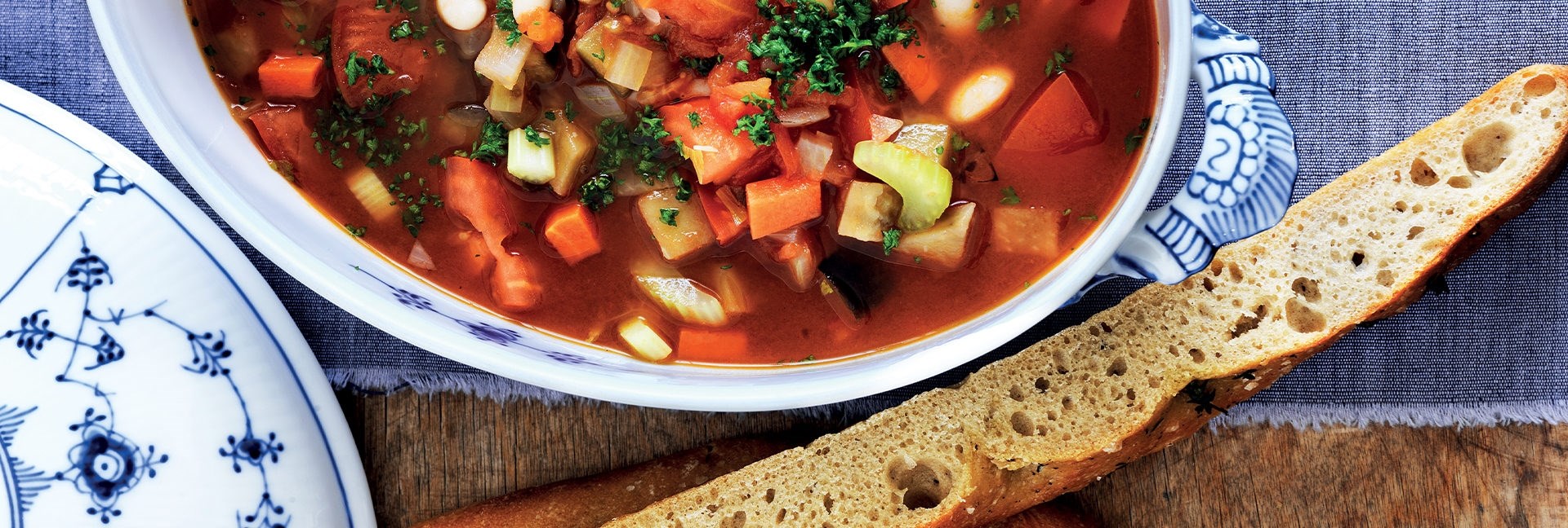 minestrone_med_timianbrød-1920x648